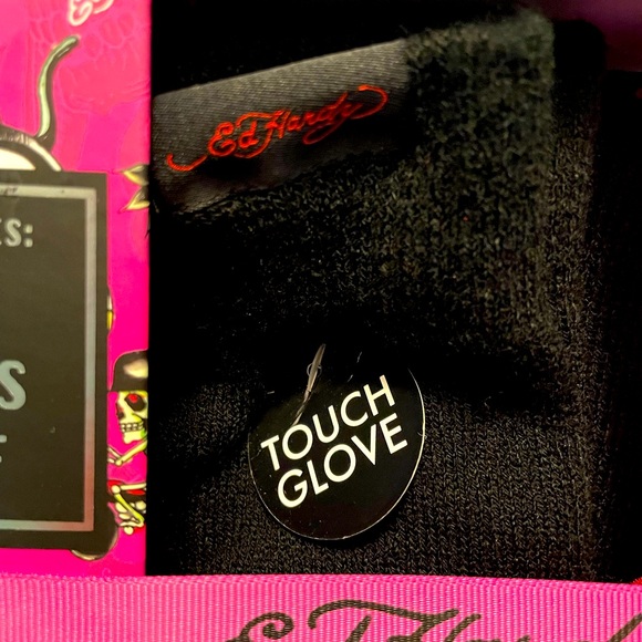 Ed Hardy Boxed Holiday Gift Set 3PC Hat, Scarf & Gloves Winter Accessories - Picture 6 of 6